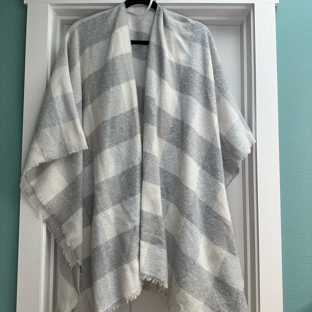 Old Navy Grey Checkered Poncho with fringe